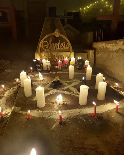Maestro Jacob — Brujo experto en amarres